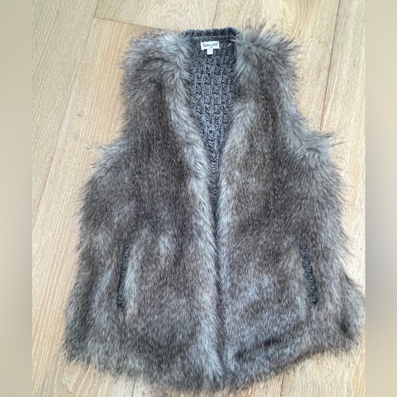 Splendid Other - splendid kids Faux Fur Vest in Gray size 10 girls